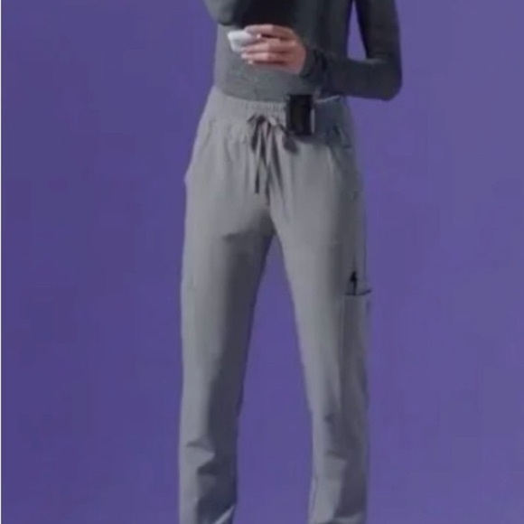 Figs Pants - Figs Charlotte 21 Pocket Slim Jogger Scrubs